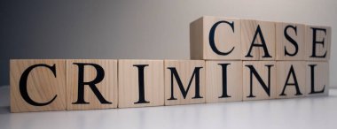 Tahta küplerden suçlu kelimesi. Suç ve suç kavramı.