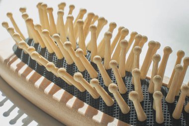 Tahta diş tarakları.