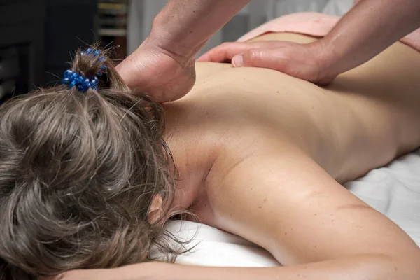 Evdeki rahim kemiğine genel masajcı