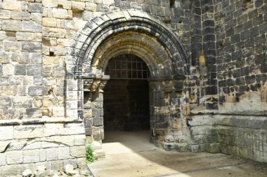 Kirkstall Abbey.A bir kamu parkta yer alan sarnıç manastır, harap. Bu c.1152 kuruldu.