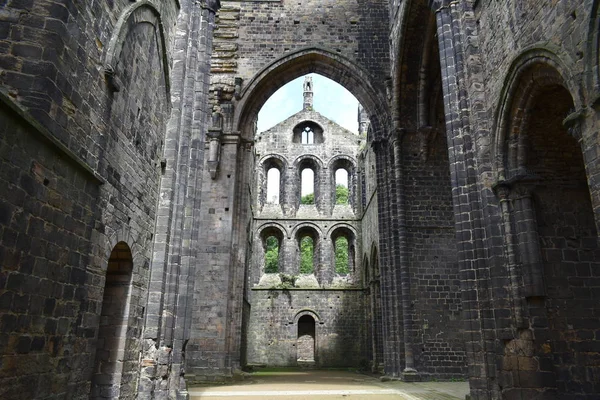 Abdij Van Kirkstall Een Geruïneerd Cisterciënzer Klooster Dat Zich Een — Stockfoto