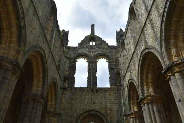 Abdij Van Kirkstall Een Geruïneerd Cisterciënzer Klooster Dat Zich Een — Stockfoto