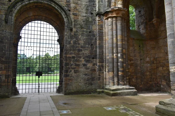 Kirkstall Abbey Ruiné Monastère Cistercien Qui Est Situé Dans Parc — Photo