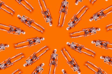 Bayram kartı, Cadılar Bayramı korku hikayesi..