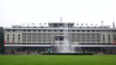 Bağımsızlık Sarayı Reunification Sarayı (Dinh Thong Nhat veya Dinh doc LAP) olarak bilinen ve 1962-1966 yılında inşa edilmiştir