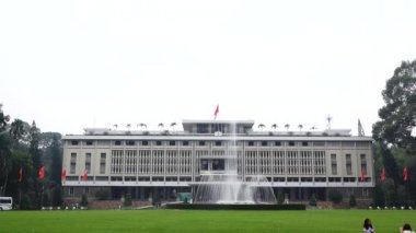 Bağımsızlık Sarayı Reunification Sarayı (Dinh Thong Nhat veya Dinh doc LAP) olarak bilinen ve 1962-1966 yılında inşa edilmiştir