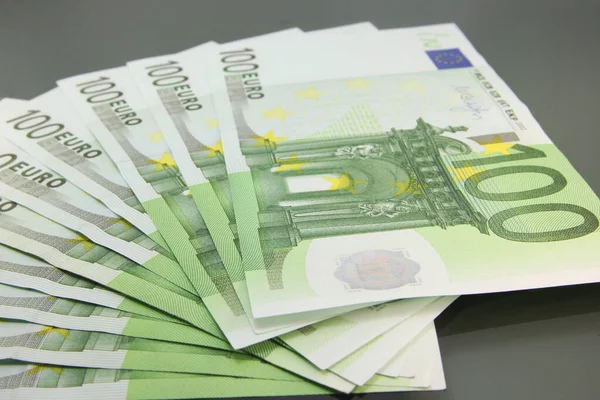 Stack Olika Hundra Eurosedlar Hundra Eurosedlar Mörk Bakgrund — Stockfoto