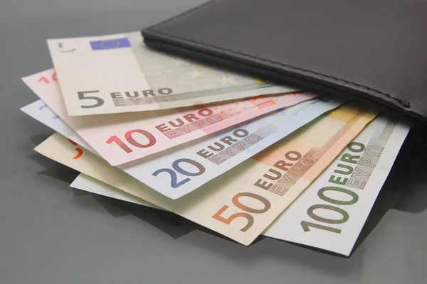 Dinero Euros Billetes Euros Varios Billetes Dentro Una Billetera Primer —  Fotos de Stock
