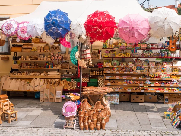 Suporte de mercadorias de vime, Varazdin, Croácia, Spancirfest 2019 — Fotografia de Stock
