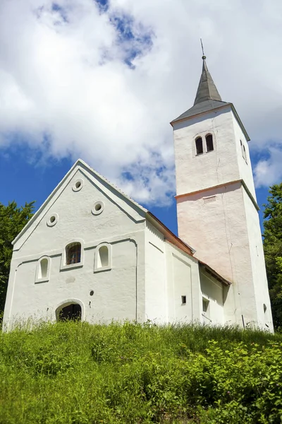 Tiro Vertical Pequeña Iglesia Ravna Gora Croacia — Foto de Stock