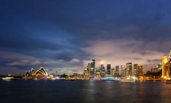 Panoramiczny Obraz Harbour Bridge Sydney Australii Podczas Godziny Niebieski — Zdjęcie stockowe