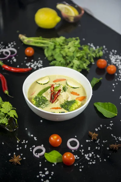 Thai Green Curry Chicken — Stock Photo, Image