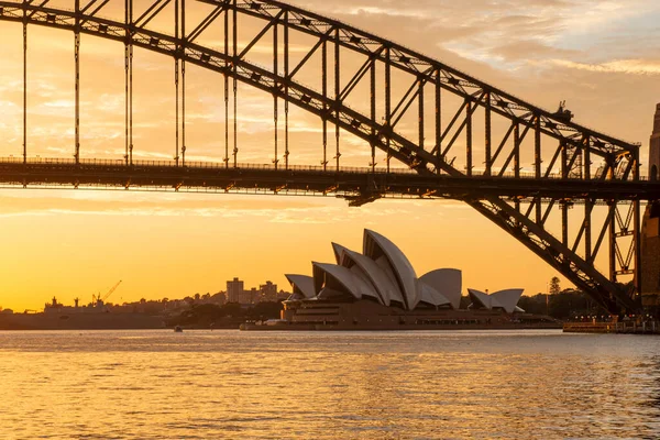 Sydney Február Operaház Kikötőhíd Reggelente Napkeltével Stock Fotó
