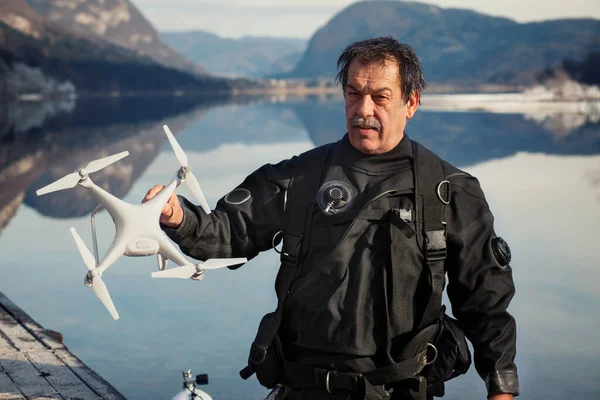 Drone Crash - Dalgıç bir İHA tutuyor