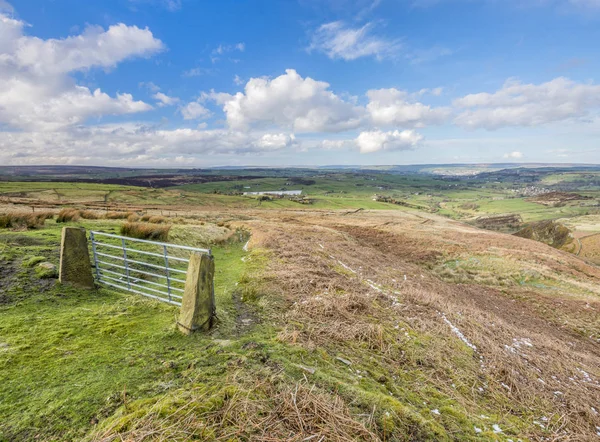 Bridleway Nos Peninos Sul Curvando Torno Uma Cena Charneca — Fotografia de Stock