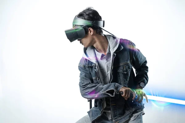 Hombre Con Gafas Realidad Virtual Futuro Concepto Tecnología Jugando Juego — Foto de Stock