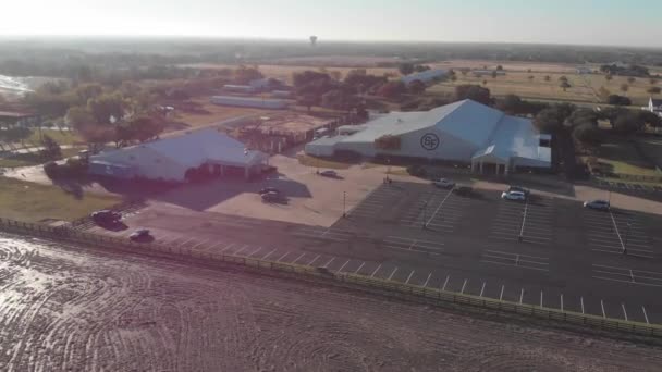 Στο Αγρόκτημα Σάουθφορκ Αεροφωτογραφία Του Κέντρου Εκδηλώσεων Σάουθφορκ Ράντσο Εμφανίζεται — Αρχείο Βίντεο