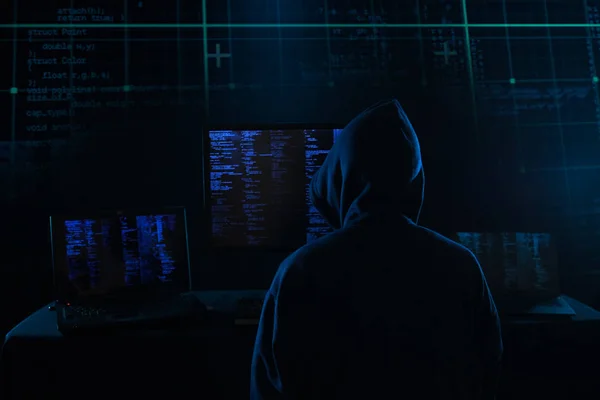 Internetkriminalität Hacker Arbeiten Einem Code Auf Dunklem Digitalen Hintergrund Mit — Stockfoto
