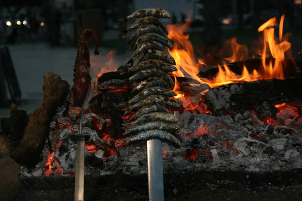 Ançuas en playa al atardecer de mlaga en la costa del sol 