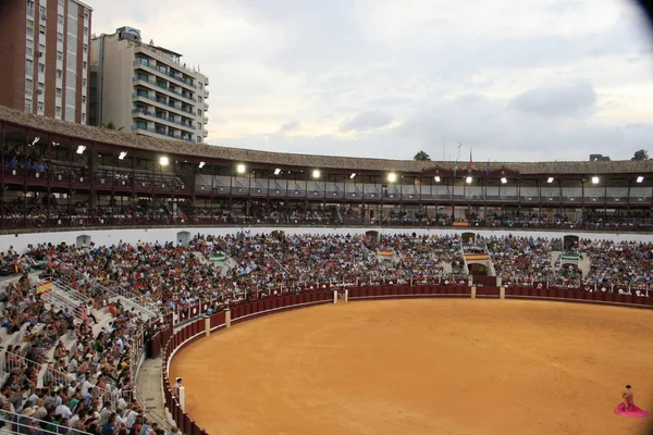 endülüs şehrinde kızarıklık yürüyüşü