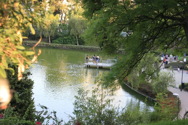 La Dove İspanya'da eğlence parkı