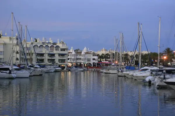 Sahil sahillerinde tatil, güneşin