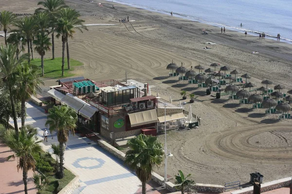 Eğer sermaye iseniz, banyo ve istiyorum ... Merak etme! Malaga'nın başkentinde en iyi plajların keyfini çıkarabilirsiniz. Kentsel, çok kolay erişim ve çok çeşitli hizmetler sunan