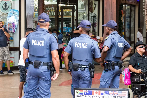 Durban Republika Południowej Afryki Stycznia 2019 Widok Tyłu Trzech Policjantów — Zdjęcie stockowe