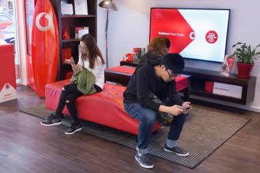 Asya müşterilerine içinde bir mobil mağaza.