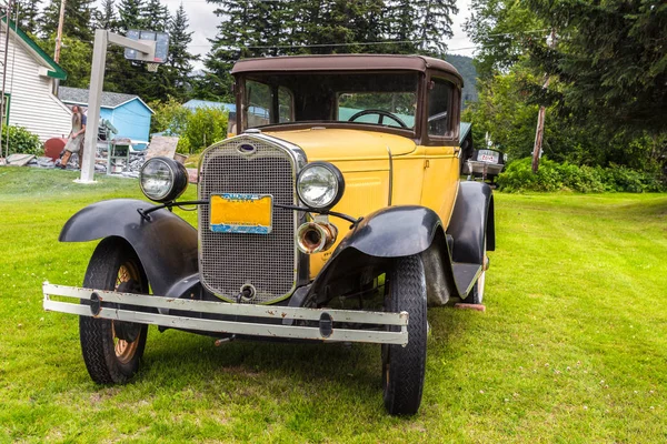 En Ford bil modell 1930 i Haines, Alaska. — Stockfoto