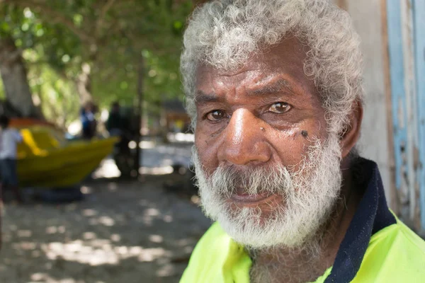 Retrato de un isleño mayor en Owaraha, Isla Salomón . — Foto de Stock