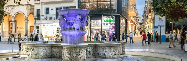 Panorama of the Lions Square and the Morosini Fountain. — Stock Photo, Image