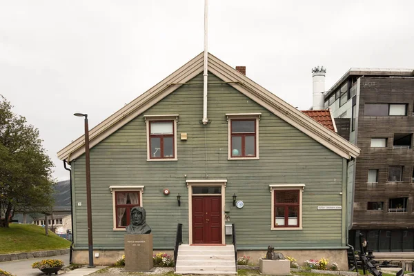 Fasada Muzeum Pollar-Polarmuseet w Tromso, Norwegia. — Zdjęcie stockowe