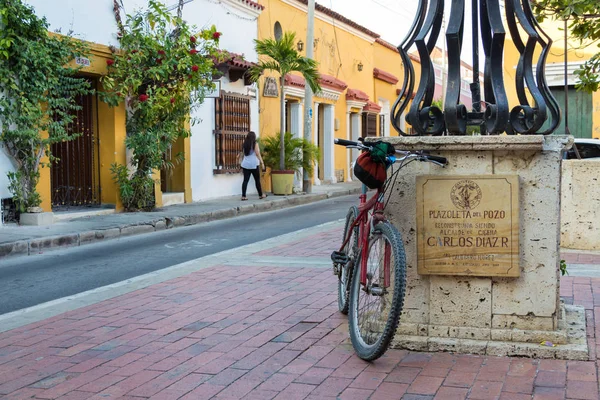 Víznyelő Plazoleta del Pozo, Cartagena, Kolumbia. — Stock Fotó