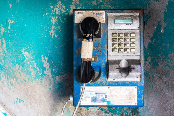 Старый общественный телефон в Итахай, Санта-Катарина, Бразилия . — стоковое фото