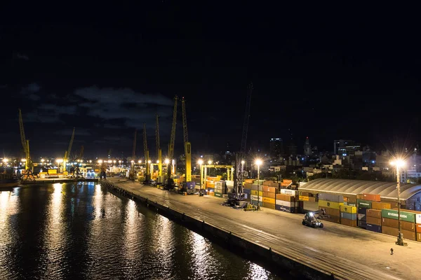 O Porto de Montevidéu à noite, Uruguai . — Fotografia de Stock