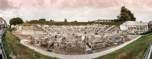 Das erste antike theater in larissa stadt. — Stockfoto