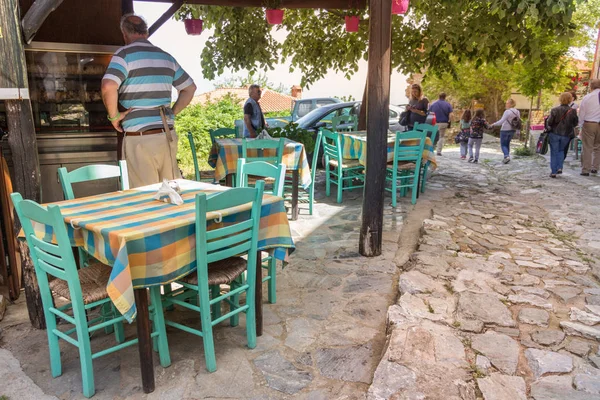 Taverne grecque à Palios Panteleimonas . — Photo