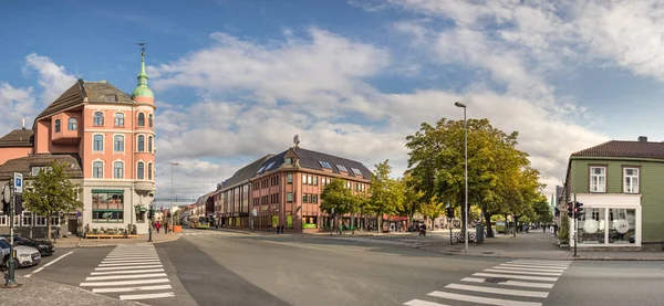 Trondheims kommersiella centrum vid Olav Tryggvasons Gate i Trondheim, Norge. — Stockfoto