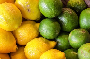 Limon ve Limes çekim Seattle açık havada meyve pazarına yerleştirilen.