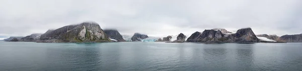 Glaciären Raudfjord, Spitsbergen Island, Svalbard, Norge. — Stockfoto