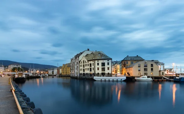 Будівлі в стилі модерн в Alesund, Норвегія. — стокове фото