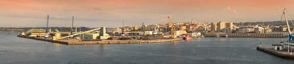 Panoramiczny widok na port w La Coruna, Hiszpania. — Zdjęcie stockowe