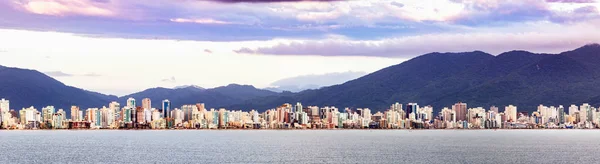 Panorama de Itajai, cidade de Santa Catarina, Brasil . — Fotografia de Stock