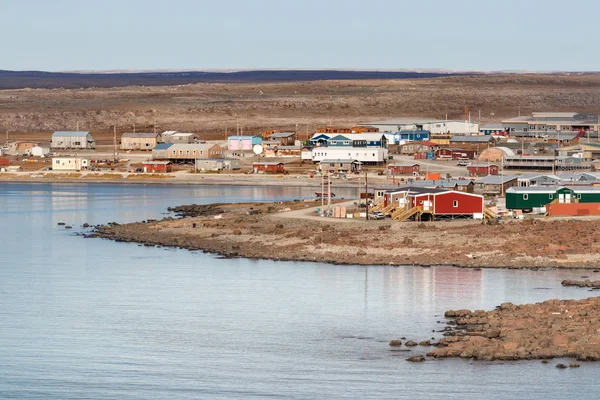 Victoria Adası'nın batı tarafında bulunan Ulukhaktok Kıyı Şeridi, Kanada'da kuzeybatı geçit.