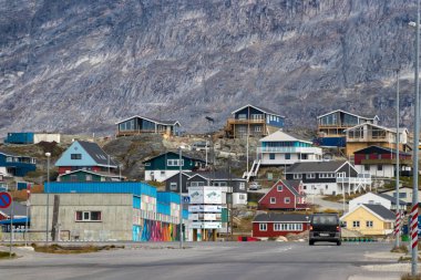 Nuuk, Grönland merkezinde Konut ahşap evler.