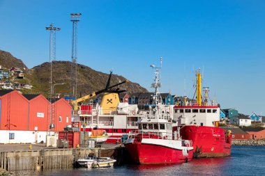 Grönland yaz qaqortoq liman ve liman.