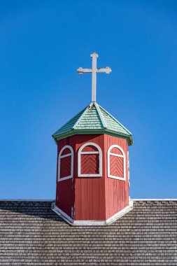 Frelserens Kirke bir haç ile altıgen çatı da Bizim Kurtarıcı Kilisesi olarak biliyorum. Qaqortoq - Julianehab, Grönland