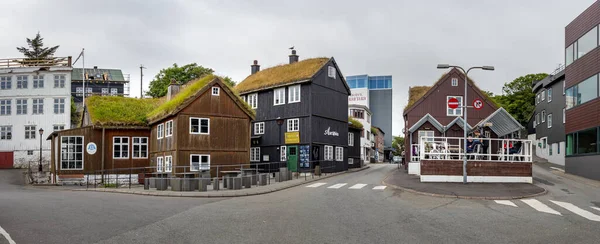 Calle comercial en el centro de la ciudad de Torshavn, Islas Feroe . — Foto de Stock