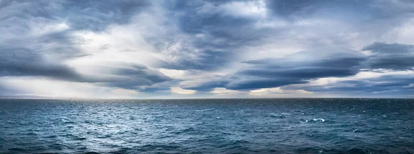 Kuzeybatı Geçidi 'nde fırtınalı dramatik hava. — Stok fotoğraf